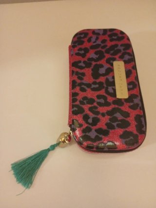 Estuche rígido Marc Jacobs  Estampado Leopardo Fuc