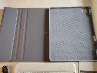 Custodia con tastiera Bluetooth spagnola per iPad Pro