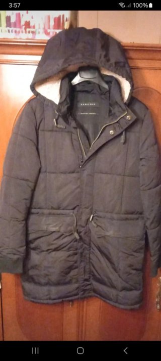 Abrigo acolchado con capucha Zara Man negro