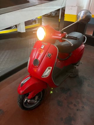 Vespa Lx 50 4T 49cc Roja 2011