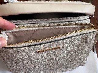 Riñonera Michael Kors Original Beige/Oro