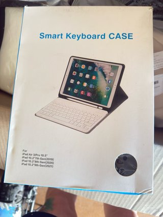 Custodia con tastiera per iPad 10.5
