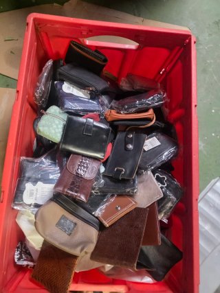 Lote de monederos variados