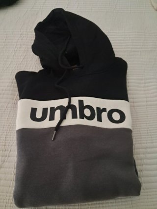 Sudadera Umbro con Capucha