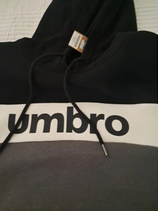 Sudadera Umbro con Capucha