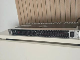 Ecualizador Behringer Ultragraph Pro FBQ1502HD