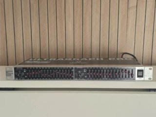 Ecualizador Behringer Ultragraph Pro FBQ1502HD