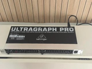 Ecualizador Behringer Ultragraph Pro FBQ1502HD