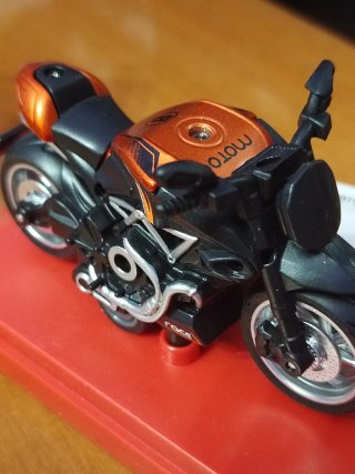 Modellino Moto Naked Arancione e Nero