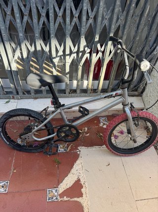 Bicicleta BMX para niño