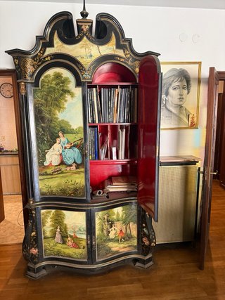 Mueble antiguo pintado a mano
