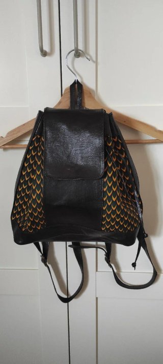 Mochila de cuero nigeriana