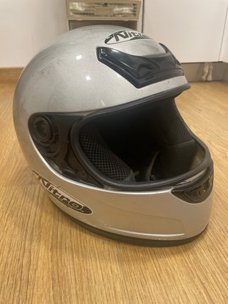 Casco de Moto Nitro Plateado