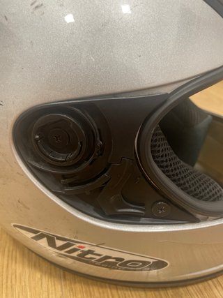 Casco de Moto Nitro Plateado