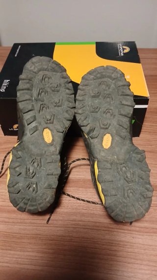 Zapatillas de Montaña La Sportiva Talla 41.5.