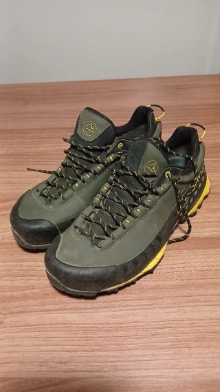 Zapatillas de Montaña La Sportiva Talla 41.5.