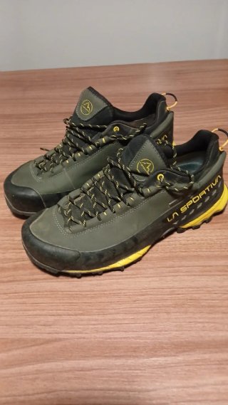 Zapatillas de Montaña La Sportiva Talla 41.5.