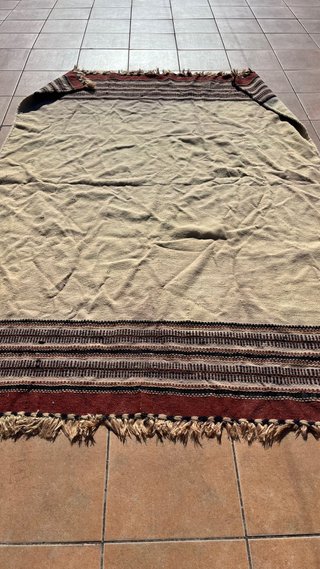 Alfombra kilim marroquí de lana.