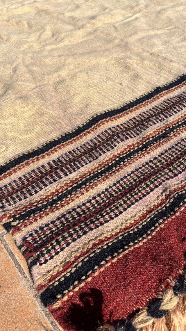 Alfombra kilim marroquí de lana.