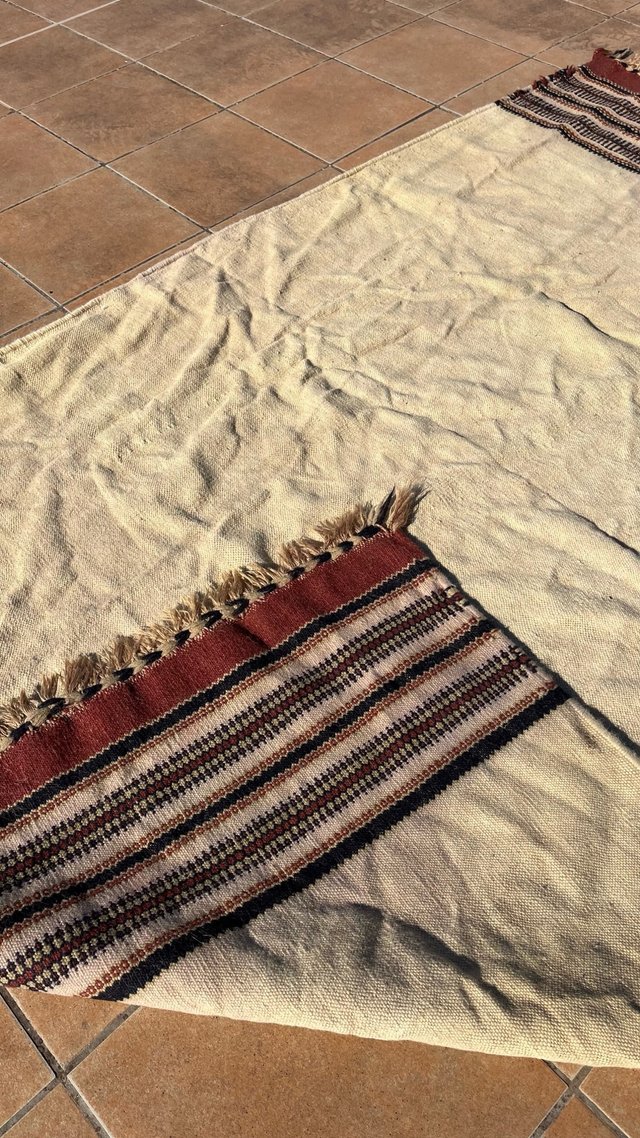 Alfombra kilim marroquí de lana.
