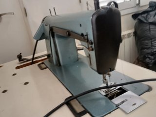 Máquina de coser antigua Alfa 157