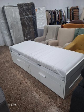 Diván IKEA BRIMNES con 2 colchones