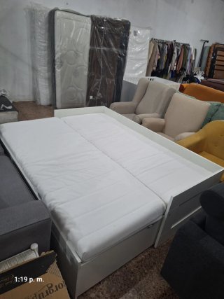 Diván IKEA BRIMNES con 2 colchones