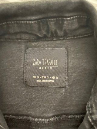 Cazadora vaquera Zara negra