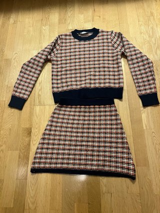 Conjunto Compañía Fantástica Jersey y Falda Talla