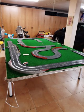 Maqueta Scalextric GT elevable a techo