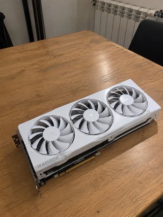 AMD Radeon RX 9070 OC Triple Fan 16GB Blanca