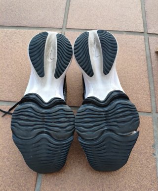 Zapatillas Nike Tempo Next Negras/Blancas