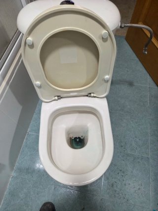 Sanitario y bidé de cerámica