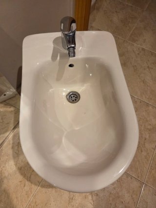 Sanitario y bidé de cerámica