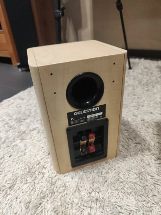 Altavoces Celestion F10 Marrones y Grises