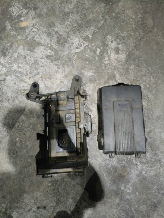 Tapa y soporte batería Audi A3 8P