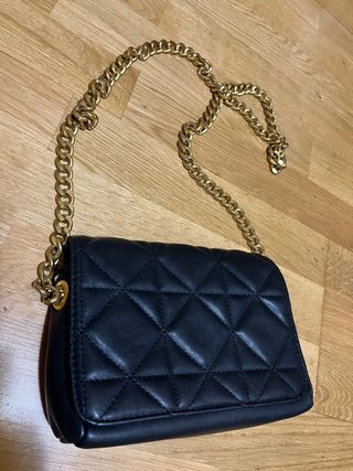 Bolso Mango Negro Acolchado
