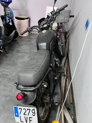 Moto Brixton Off-road Negra
