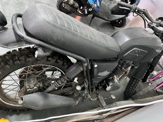 Moto Brixton Off-road Negra