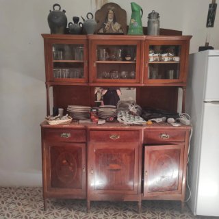Alacena Antigua de Madera