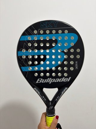 2 Palas de Padel Bullpadel y Bote de Pelotas