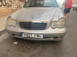 Mercedes-Benz Clase C 2005 AVERIADO