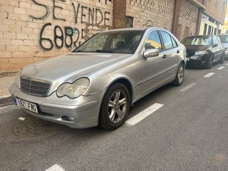 Mercedes-Benz Clase C 2005 AVERIADO