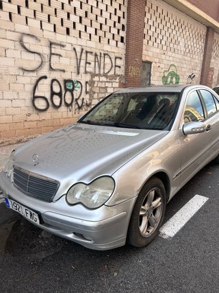 Mercedes-Benz Clase C 2005 AVERIADO