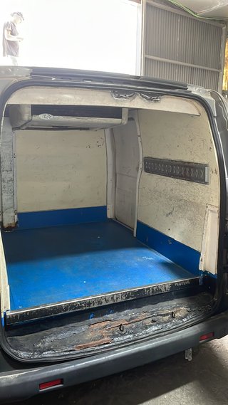 Nissan NV200 2010