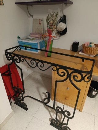 Recibidor de forja y cristal