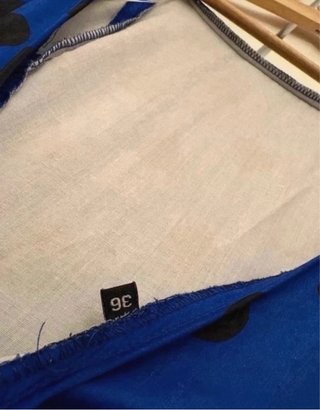 Vestido de gitana azul con lunares negros