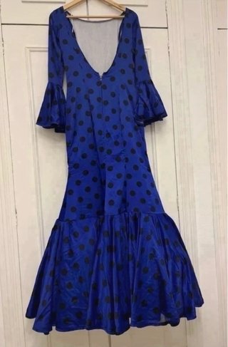 Vestido de gitana azul con lunares negros
