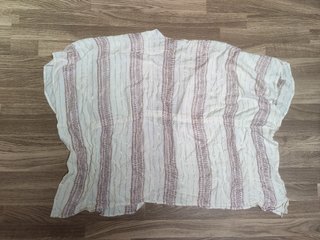 Chaqueta tipo caftán a rayas con hilo metalizado