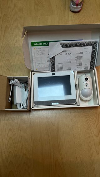 Qolsys IQ Panel 4 IQP4315 + fotodetector ADT NUEVO